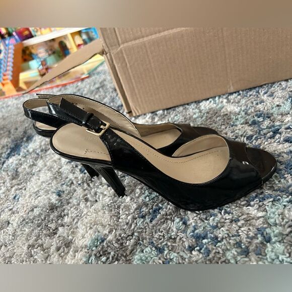 BCBGeneration Black Patent Leather Open Toed High Heels Shoes - Picture 10 of 11